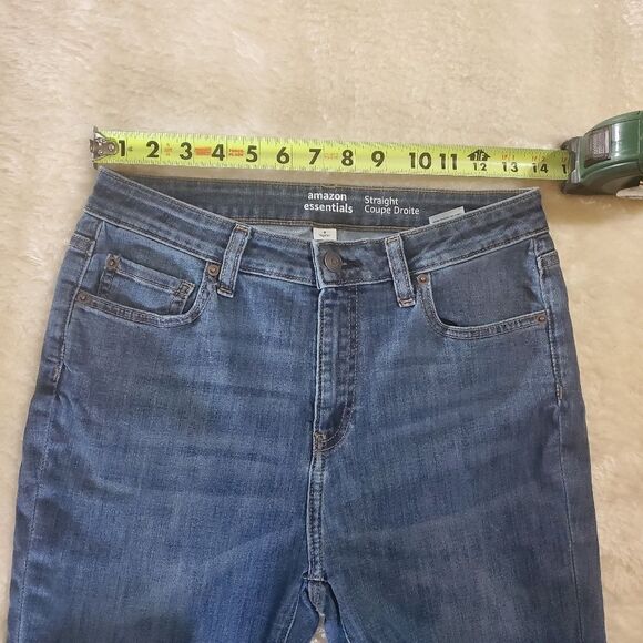Amazon Essentials Straight Leg Jeans, Black & White Checks on Back Pocket Size 8 - Picture 6 of 8